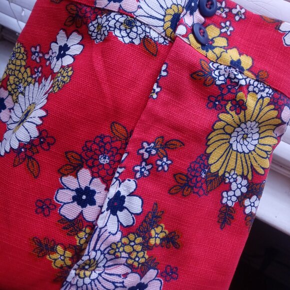 MODCLOTH plus daisy mini skirt in red (22W) - Picture 12 of 12